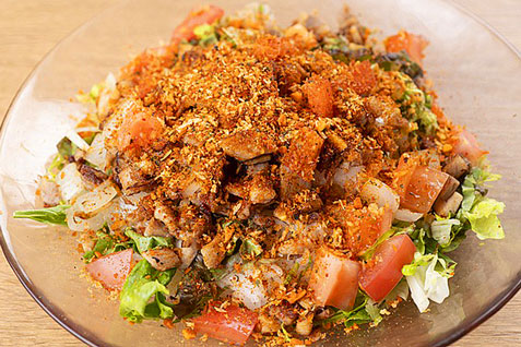 「台湾餃子 火鍋 酒場杏仁 横浜西口北幸店」の「ルーロータコライス」