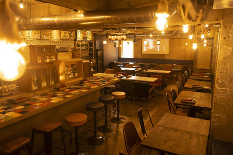 「Wine restaurant The Attachment 横浜鶴屋町店」店内イメージ