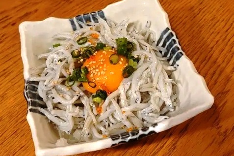 『茅ヶ崎 海ぶねダイニング』の「しらすおろし」