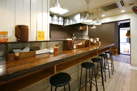 「麺処花田 池袋店」内観