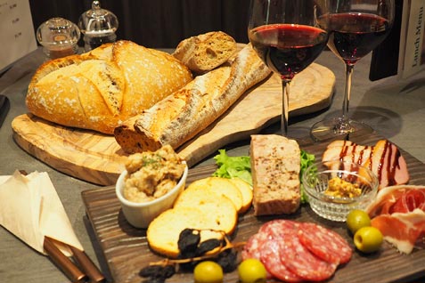 Hakone Bakery Dining & Bar