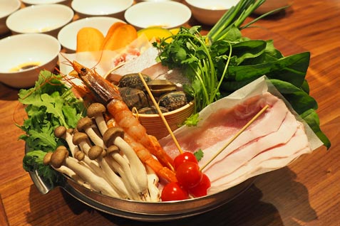 Tables steam hot pot