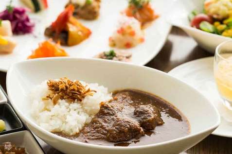 『Dining ＆ Bar TENQOO』の「TENQOO特製カレー」