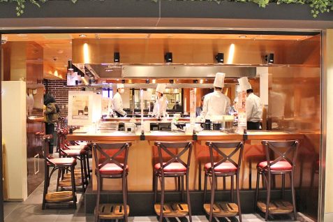 『極味や 東京駅店』の店内