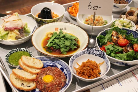 『Ata’s』のタパス各種