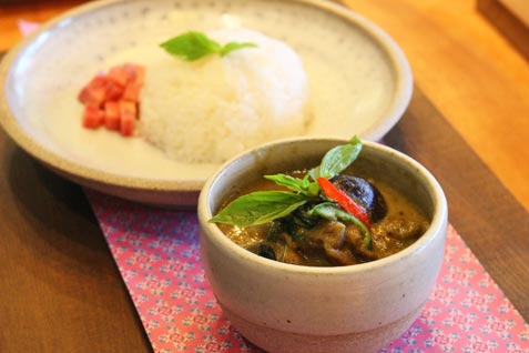 『chompoo』のカレー