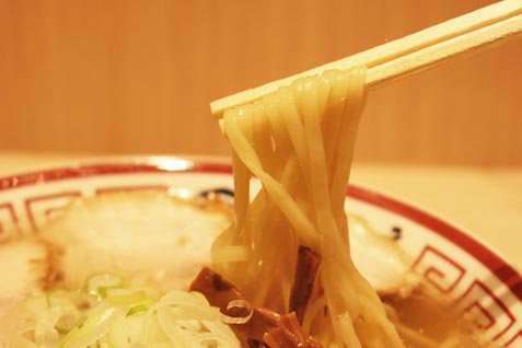 『中華そば専門 田中そば店』の「中華そば」麺