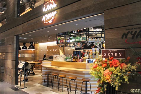 『KOREAN BISTRO&CAFE nyam2』の外観