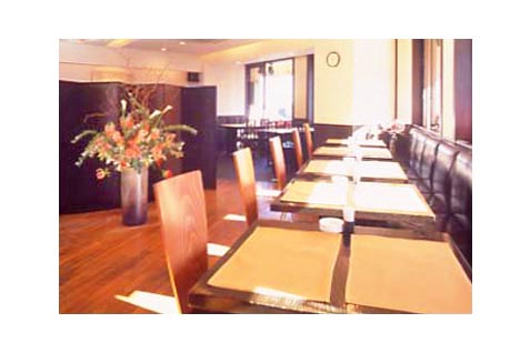 『洋食 黒船亭』のいちおし『洋食 黒船亭』の明るい店内