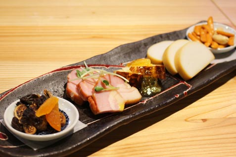 『かどはち 燻 渋谷店』 4/15グランドオープン！素材にこだわる「寿司」「燻製」「炭焼」
