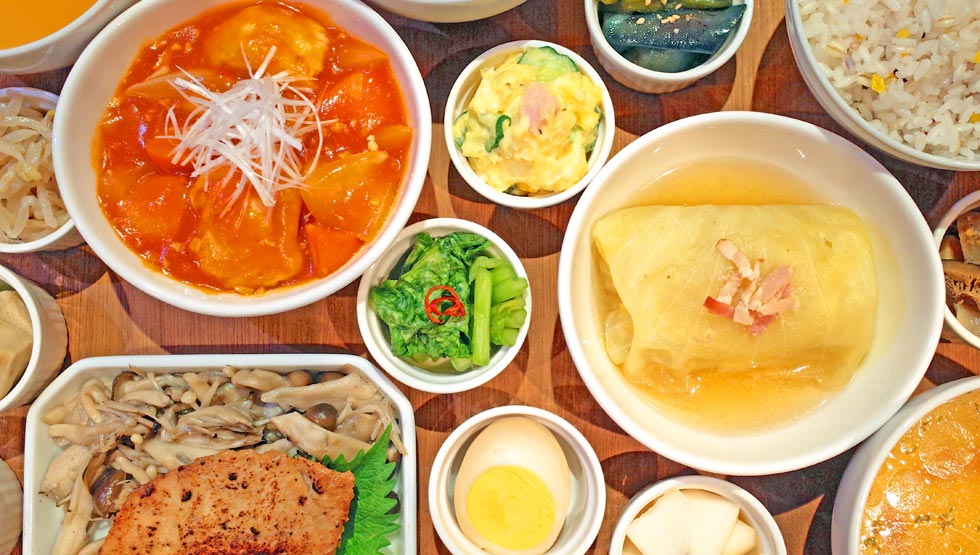 『飲み屋 えるえふる』の食卓セット