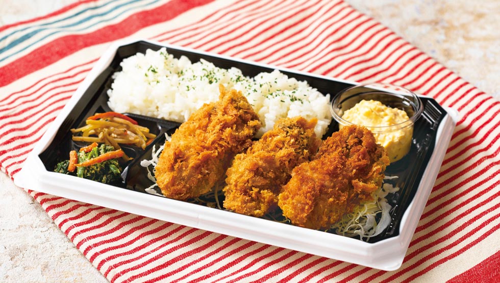 『OYSTERBAR WHARF（オイスターバーワーフ）』の「大きな牡蠣フライ弁当」