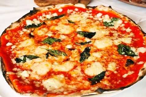 『IL Ritrovo』のピザ