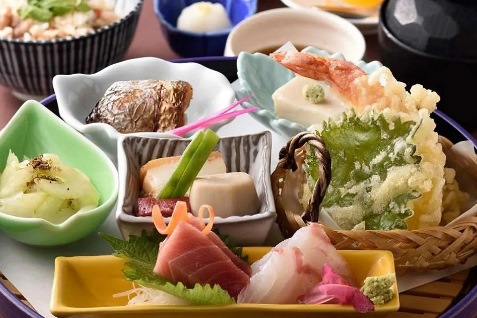 『板前料理 日月火』の昼会席