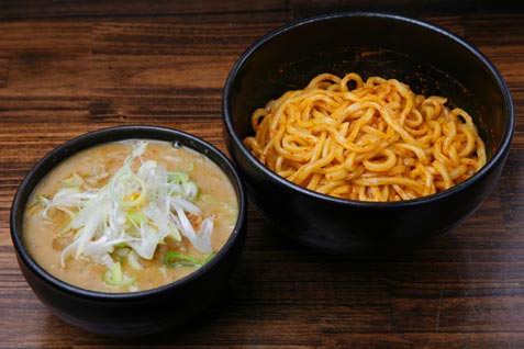 『麺処花田 池袋店』の「味噌つけ麺 辛あつもり」