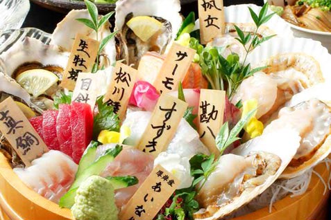『海鮮居酒屋 丸港水産 新宿店』の「刺身」