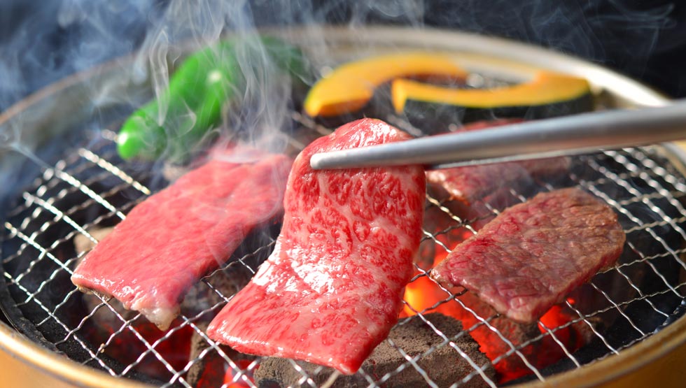 新宿の焼肉は食べ放題が最高！ 日本初から45分980円まで！新宿の食べ放題が面白い
