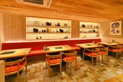 『熟成和牛焼肉 エイジング・ビーフ TOKYO』の店内