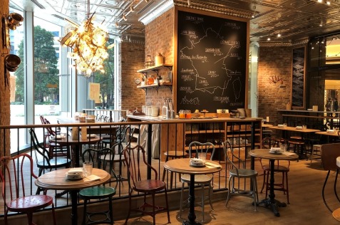 『Buvette』の店内
