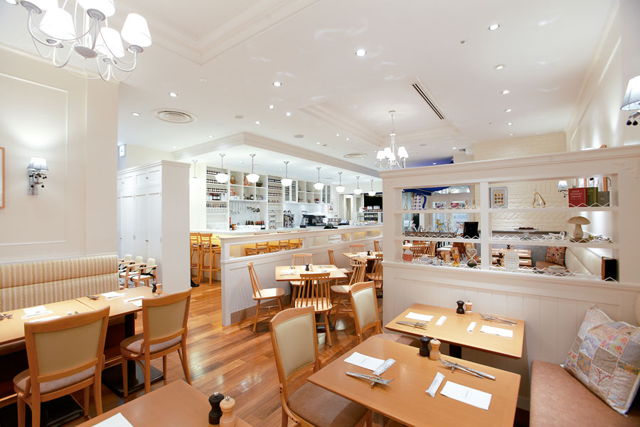 「Sarabeth’s(サラベス)ルミネ新宿店」の店内