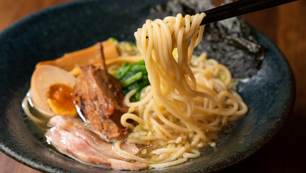 『ラム骨らぁ～麺専門店 らむね屋』の「特製らむらーめん」