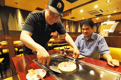 「お好み焼き ゆかり 千日前店」店内イメージ