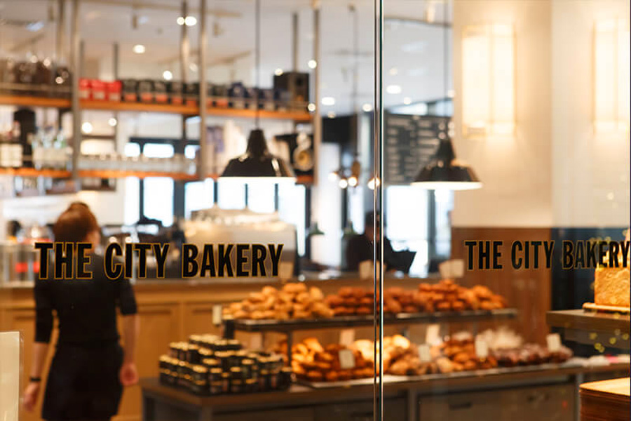 「THE CITY BAKERY 品川」のショーウインドウ