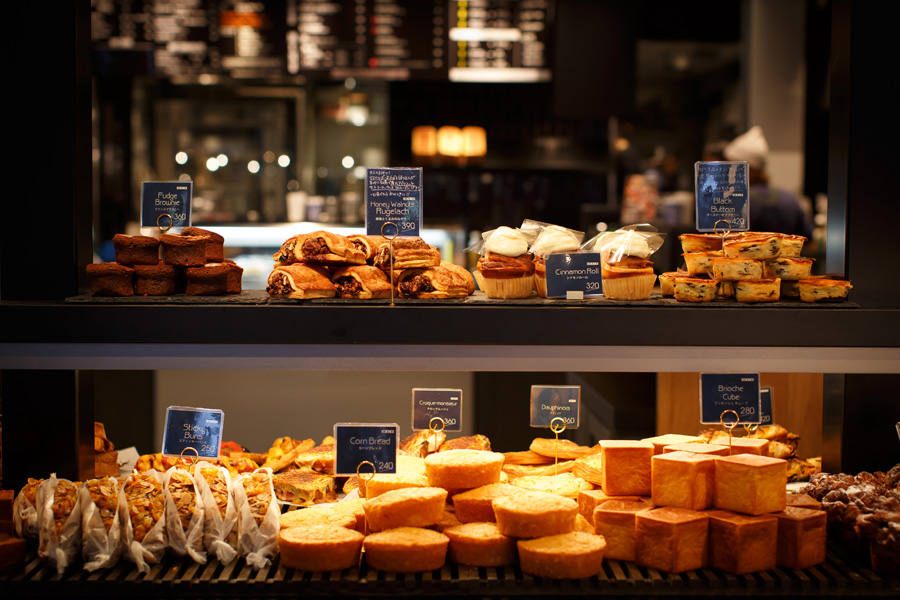 「THE CITY BAKERY 中目黒」の店内パン