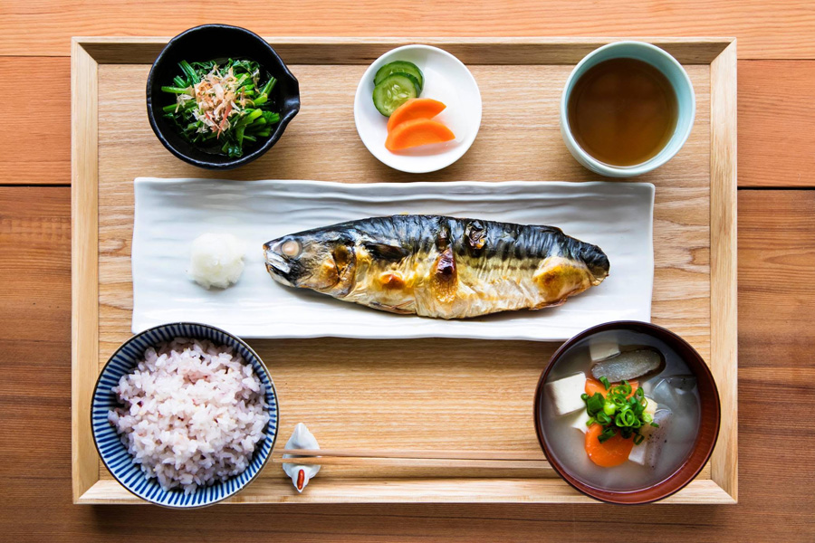 「COBAKABA」の「ものすごいサバ定食」