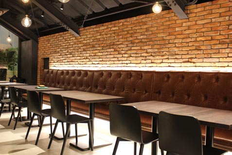 『COOK BARN TOKYO』の店内