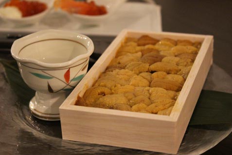 『函館海鮮 うにくら』の「箱うに」