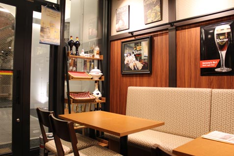 『ジェーエス・レネップ ～hanare～』の店内