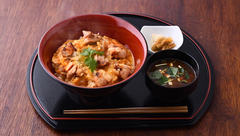 『親子丼 ごっつ食べなはれ』 中目黒のほぼ駅前に誕生！ふんわりとろり、至福の味わい！
