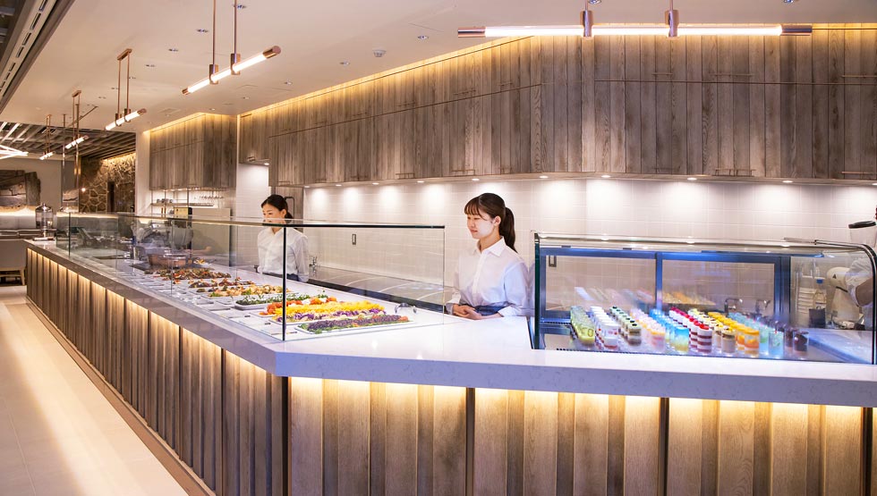 『Deli & Cafe Blue Globe Tokyo（デリ＆カフェ ブルーグローブ トウキョウ）』のカウンター