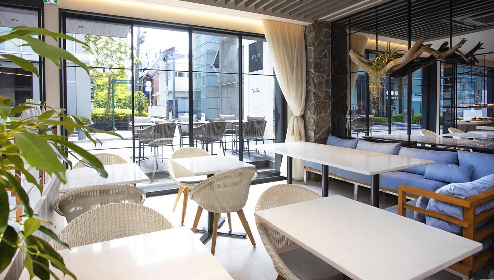 『Deli & Cafe Blue Globe Tokyo（デリ＆カフェ ブルーグローブ トウキョウ）』の店内