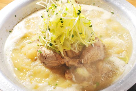 『鳥一代 新橋店』のおすすめ「参鶏湯（サムゲタン）」