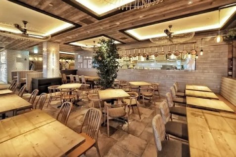「goodspoon（グッドスプーン）みなとみらい店」の店内