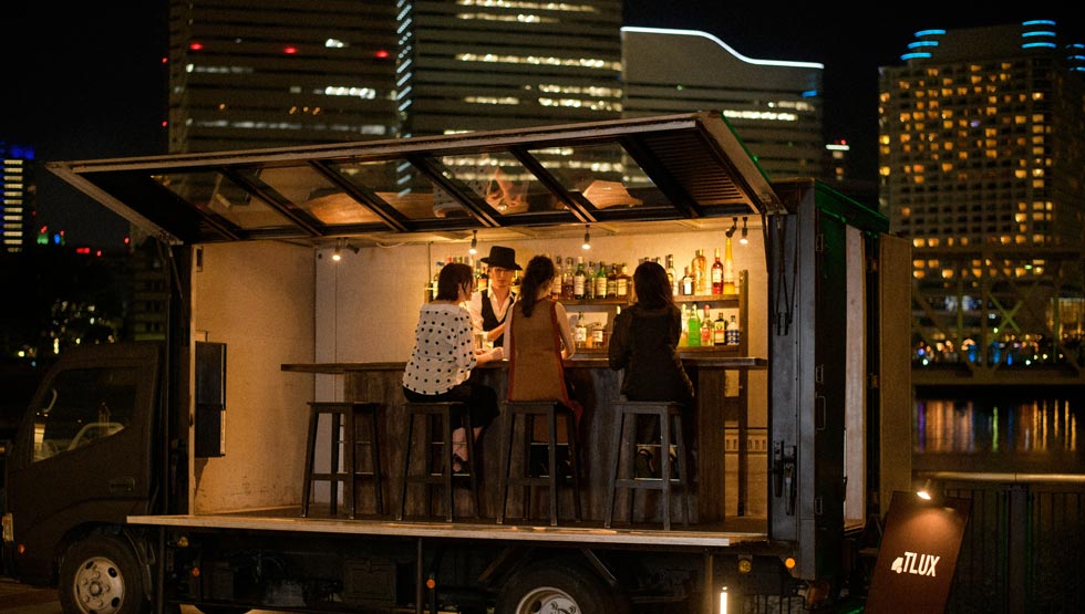 『BAR TRUCK MEDIA TLUX（バートラックメディア・トラックス）』の外観