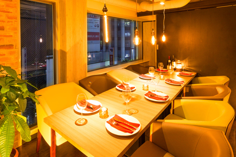 「Cheese Meets Meat YOKOHAMA」の店内