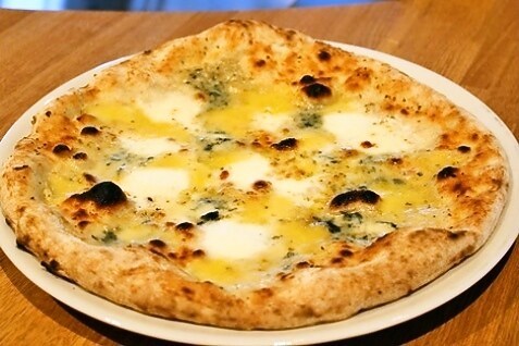 『GOOD CHEESE GOOD PIZZA 日比谷』のピザ