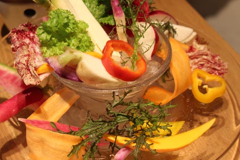 『PASTA HOUSE AWkitchin Figlia』のおすすめ「AW農園バーニャカウダ」