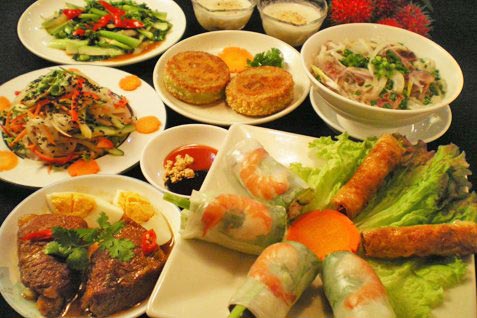『ベトナム料理 サイゴン レストラン』のおすすめ「生春巻き」など