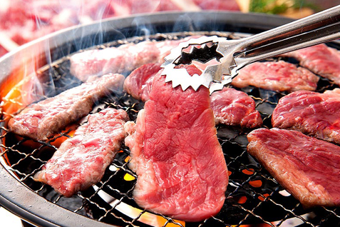 「馬肉酒場 三村 新宿西口店」の馬肉料理例