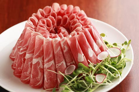 「小肥羊 新宿店」の火鍋の羊肉