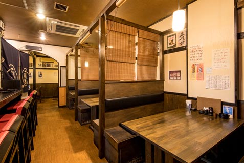 「ぞんぶん 新宿三丁目店」の店内