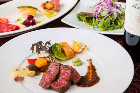 「KOBE BEEF LENTAMENTE」の料理例