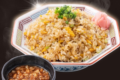 「MAX背脂チャーハン」（並盛）