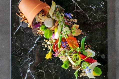 「リストランテ イタリアーノ エトゥルスキ」の「大地への敬意 野菜のバリエーション」