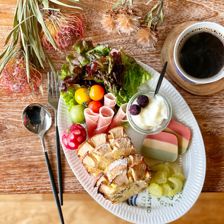 低糖質りんごケーキの朝ごは