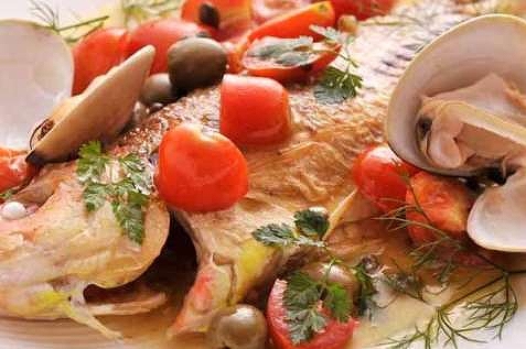 『PESCHERIA La Luna Rossa』のアクアパッツァ